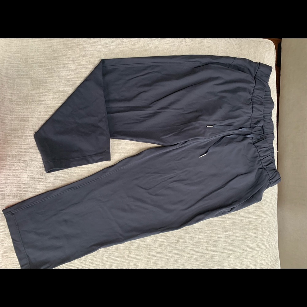 Lulu on the fly crop black pants